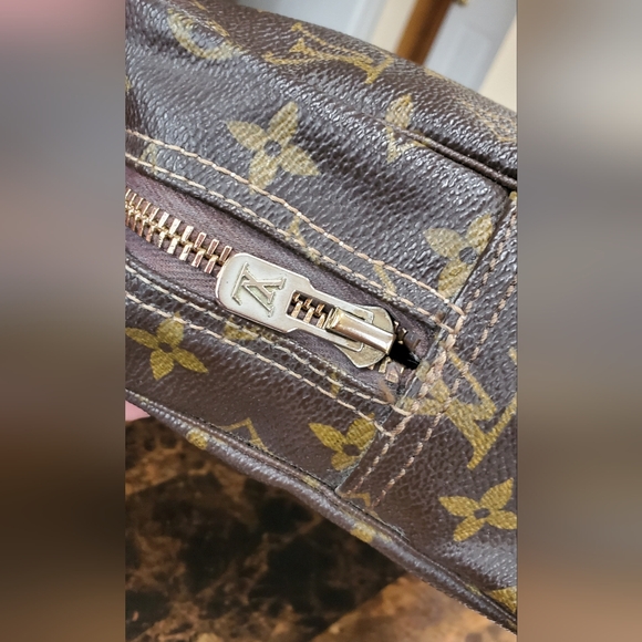 LOUIS VUITTON TROUSSE 28 COSMETIC BAG - Picture 9 of 16